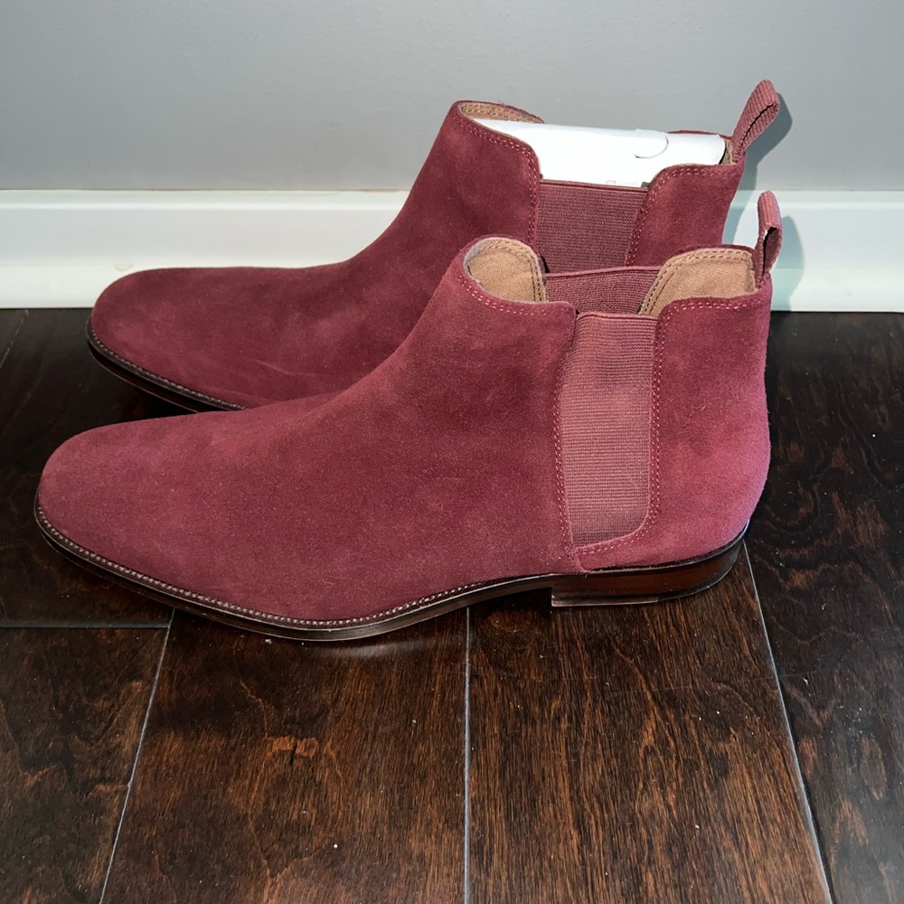 Also Chelsea Boots